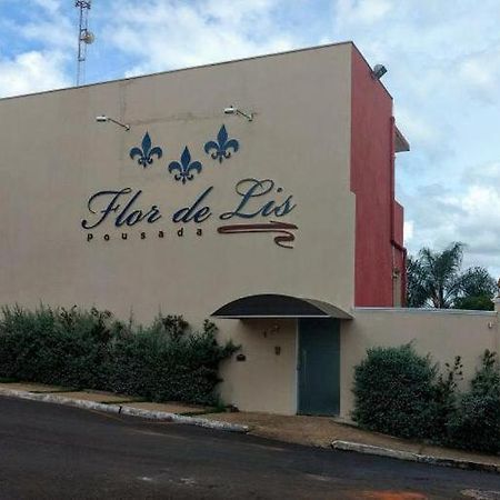 Pousada Flor De Lis Olímpia Eksteriør billede